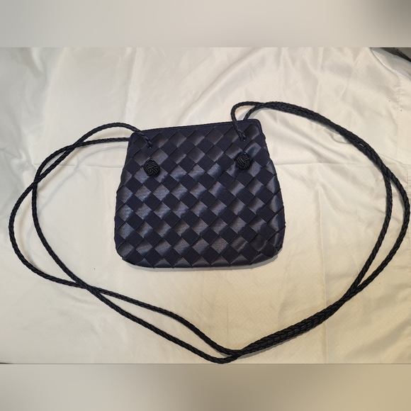 Bottega Veneta Navy Woven Crossbody Bag - Picture 2 of 8